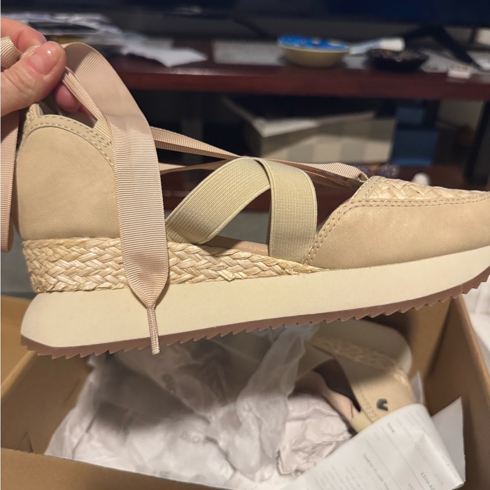🆕 Gioseppo Cream/Beige Sneaker Sandals - Picture 5 of 9